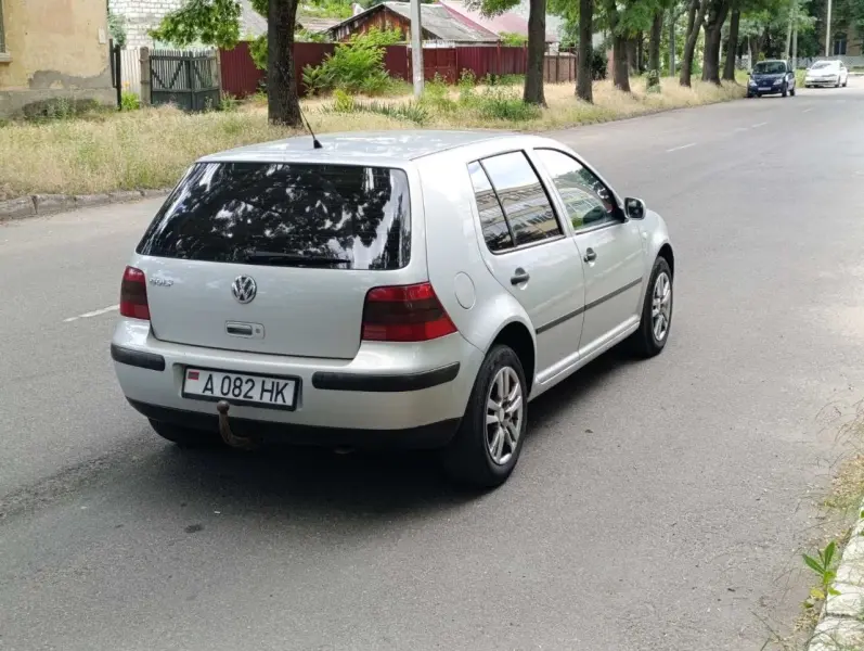Volkswagen Golf, 2000