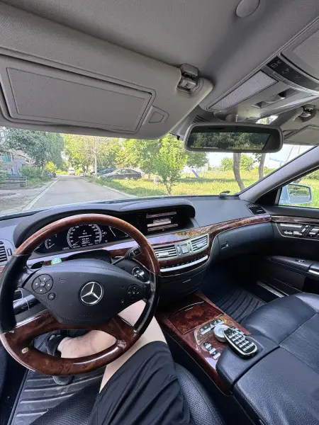 Mercedes-Benz S-Class, 2009
