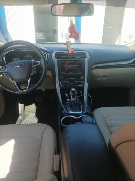 Ford Fusion, 2015