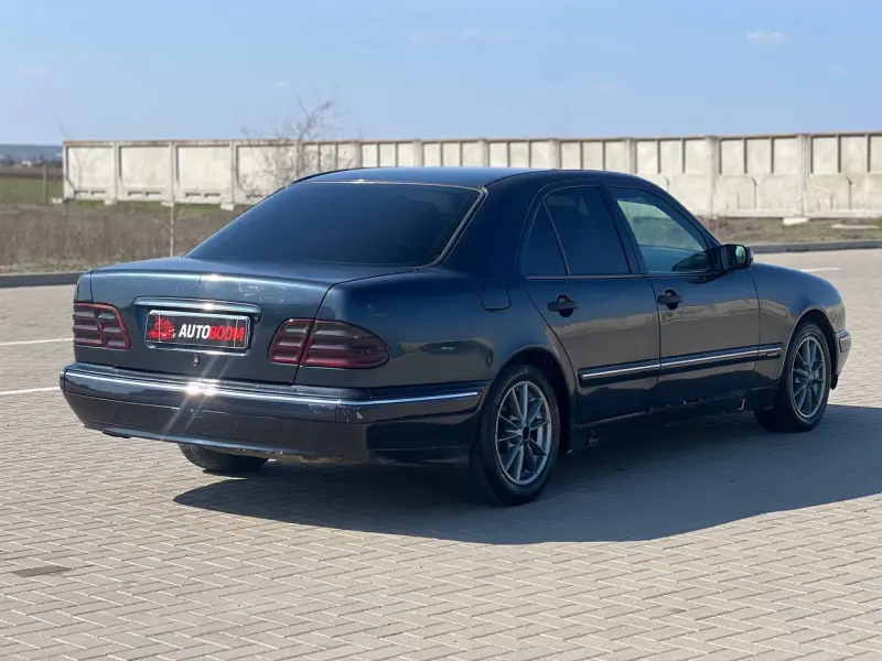 Mercedes-Benz E-Class, 2001