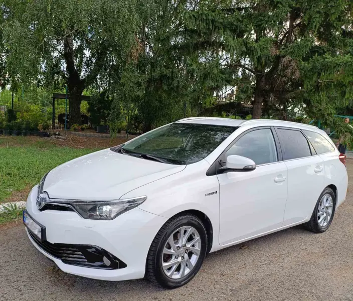 Toyota Auris, 2016