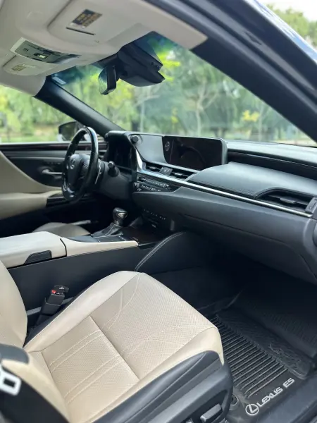 Lexus ES, 2019
