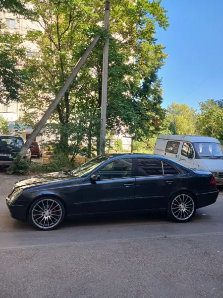 Mercedes-Benz E-Class, 2003