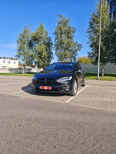 TESLA X, 2016