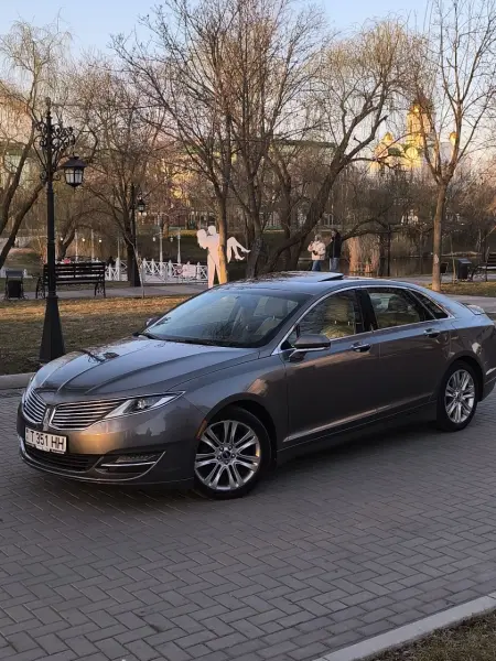 Lincoln MKZ, 2014