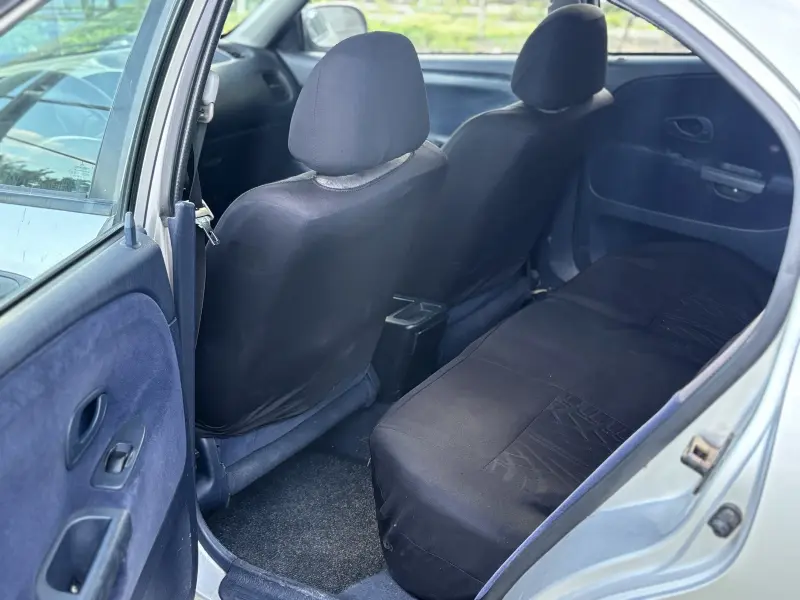 Mitsubishi Carisma, 2000