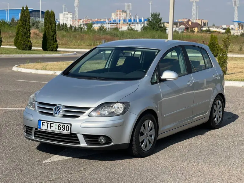 Volkswagen Golf, 2005