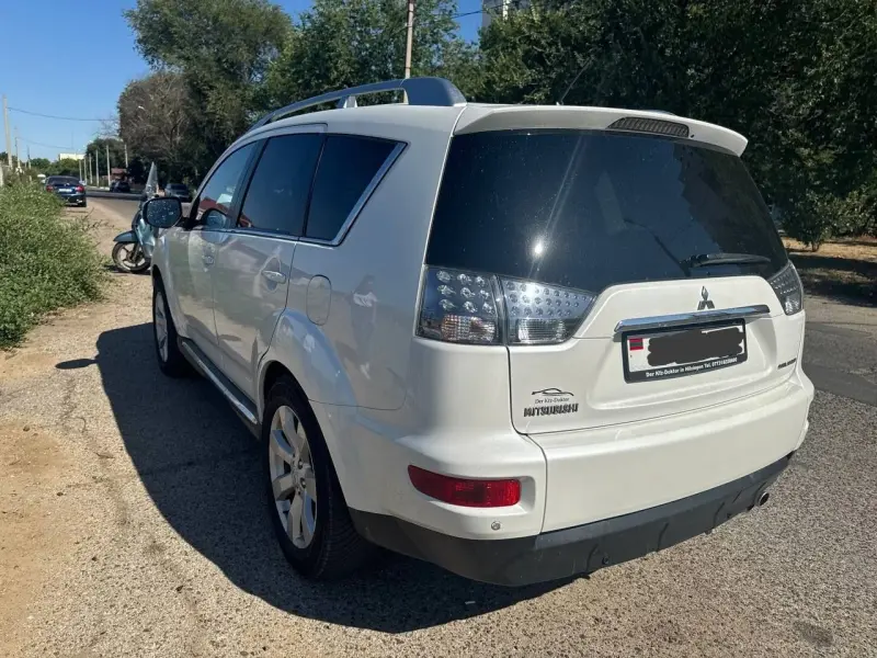 Mitsubishi Outlander, 2011