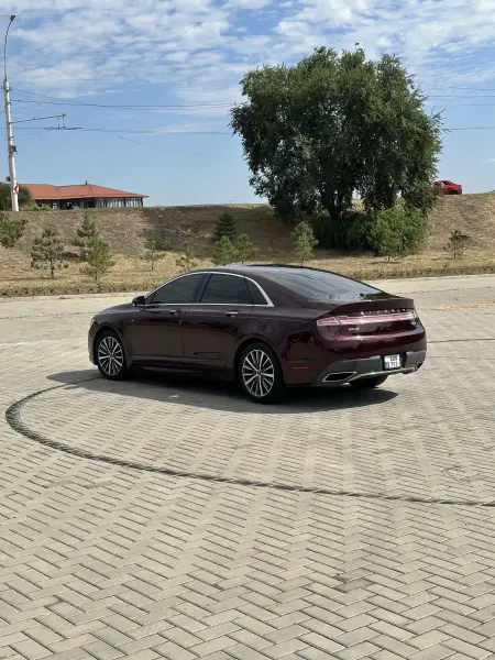 Lincoln MKZ, 2017