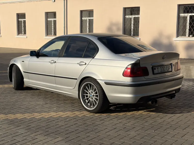 BMW 3 Series, 2003