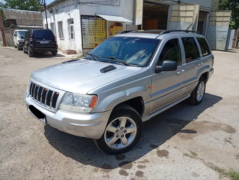 Jeep Cherokee, 2004