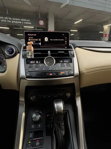 Lexus NX, 2018