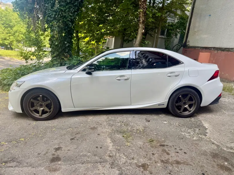 Lexus IS, 2014