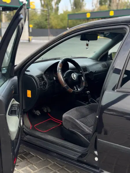 Volkswagen Golf, 1998