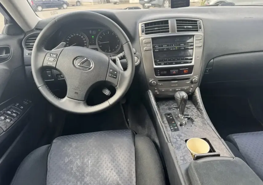 Lexus IS, 2004