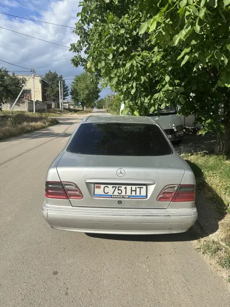 Mercedes-Benz E-Class, 2001