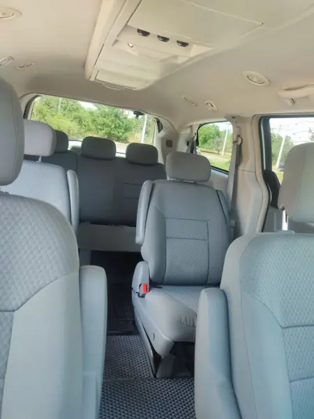 Chrysler Town & Country, 2010