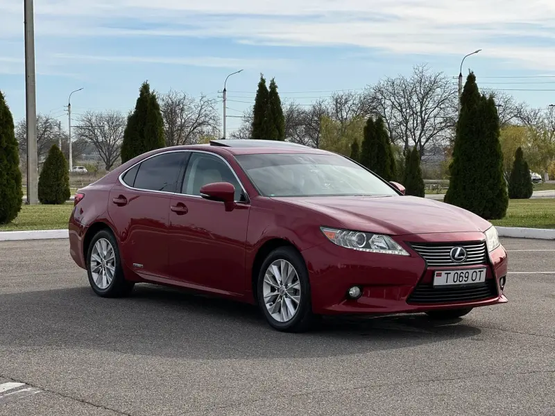 Lexus ES, 2012