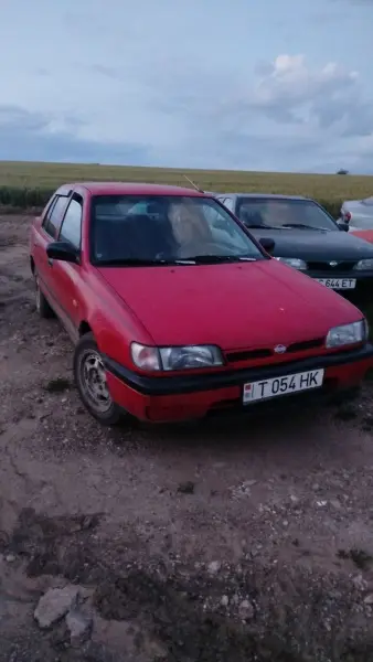 Nissan Primera, 1993