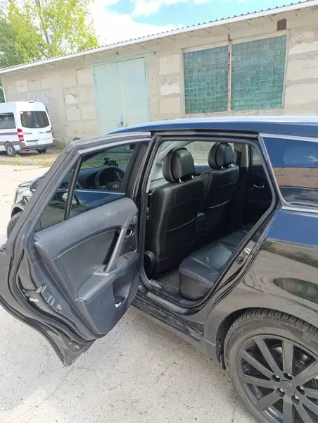 Toyota Avensis, 2010