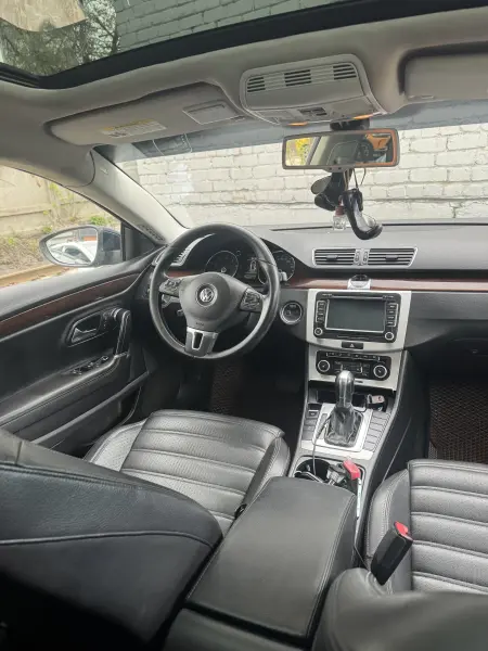 Volkswagen Passat CC, 2011