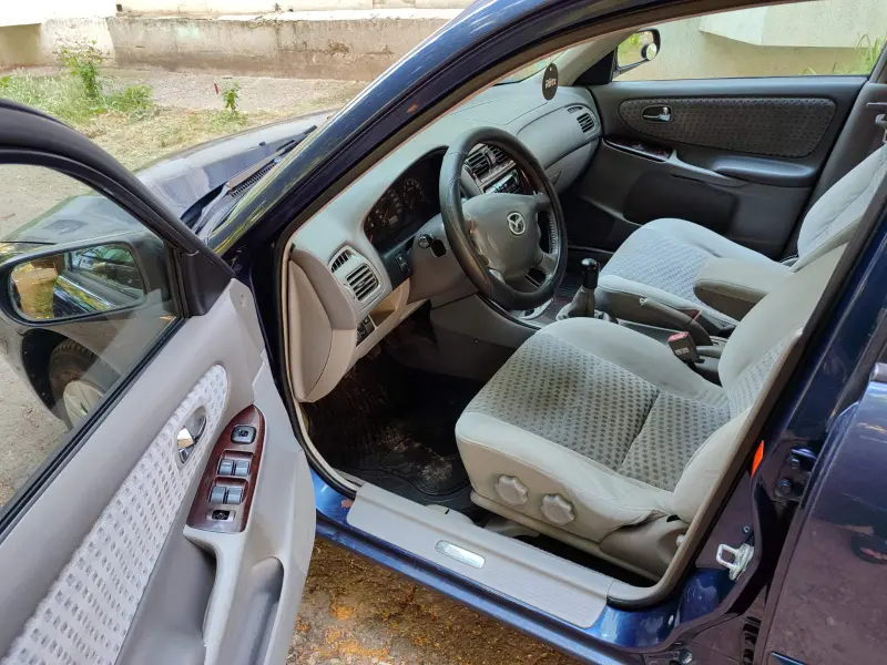 Mazda 626, 2000