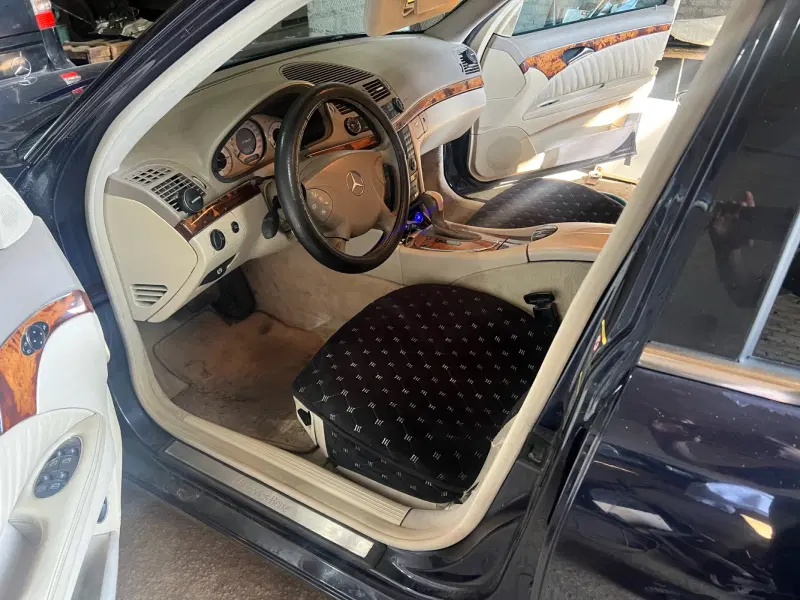 Mercedes-Benz E-Class, 2004