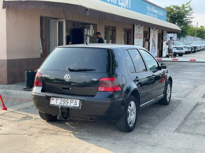 Volkswagen Golf, 2003