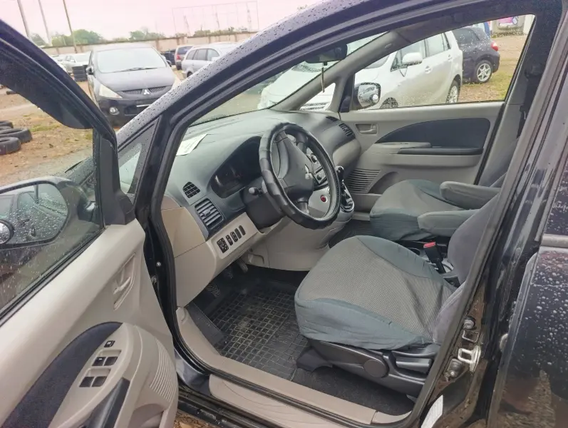 Mitsubishi Grandis, 2006