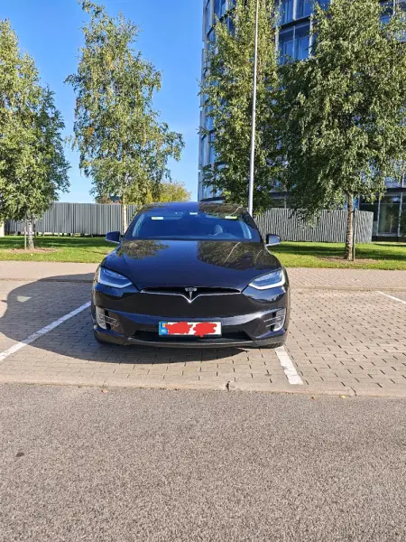 TESLA X, 2016