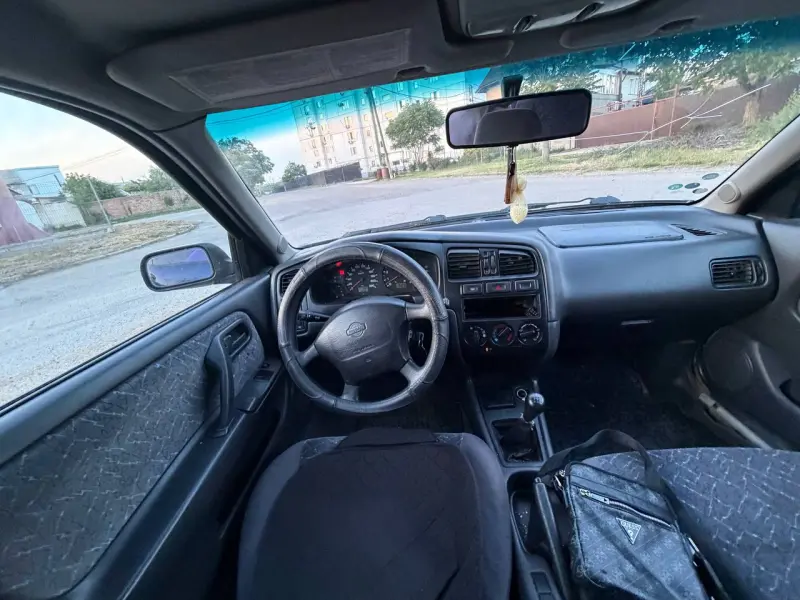 Nissan Primera, 2000