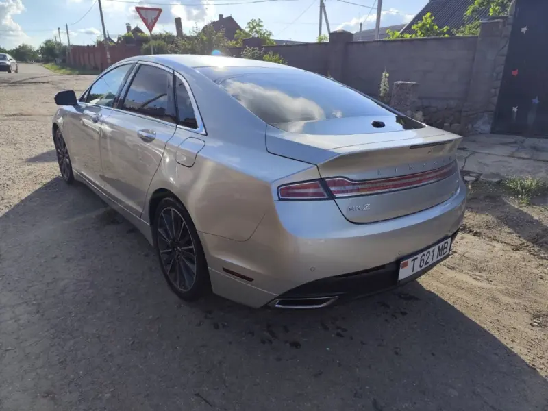 Lincoln MKZ, 2016