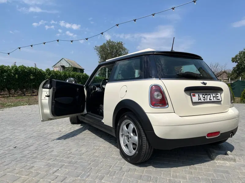 MINI One, 2009