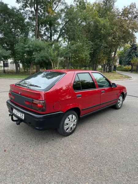 Renault 19, 1993