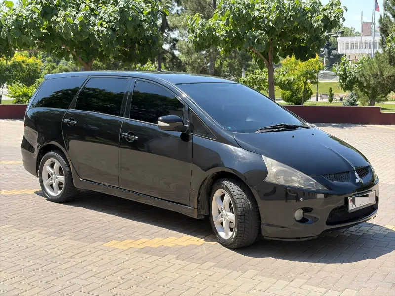 Mitsubishi Grandis, 2004