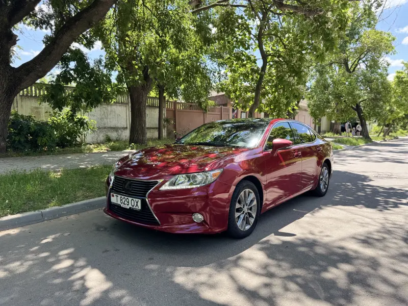 Lexus ES, 2013