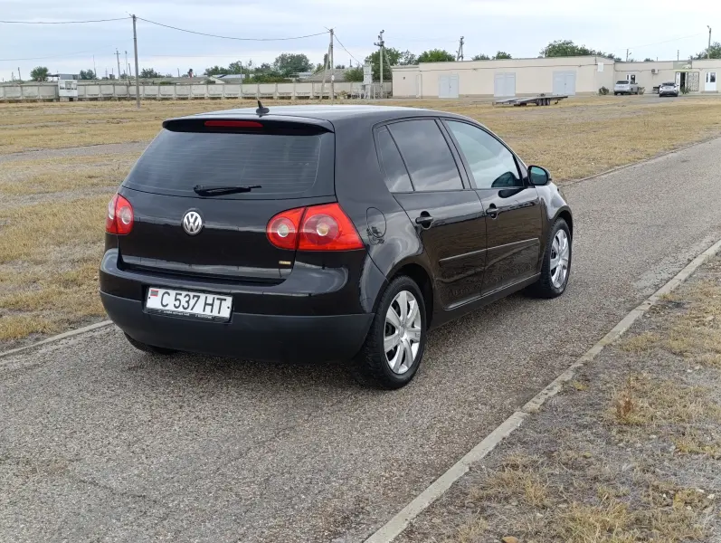 Volkswagen Golf, 2004