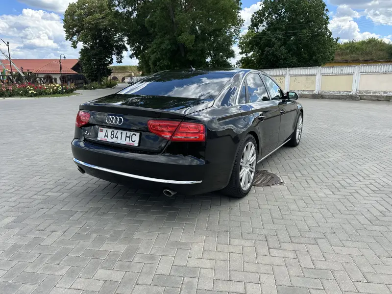 Audi A8, 2012
