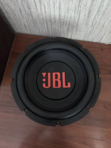 Продам динамик JBL