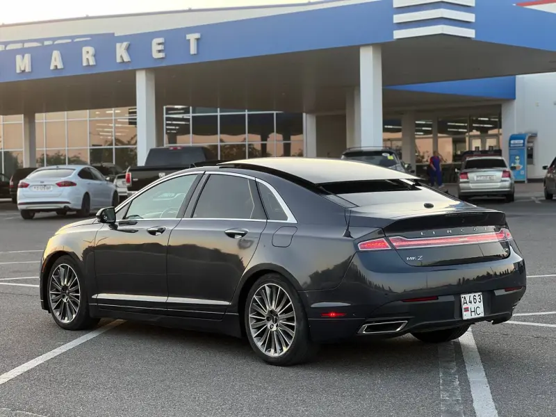Lincoln MKZ, 2013