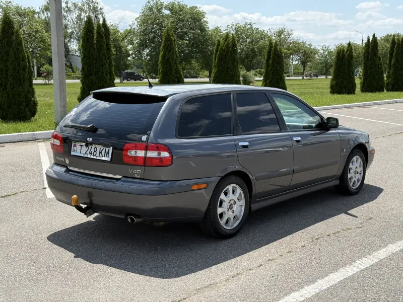 Volvo V40, 2003