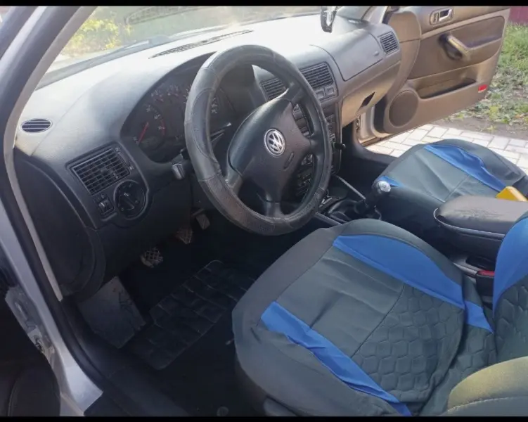 Volkswagen Golf, 2000