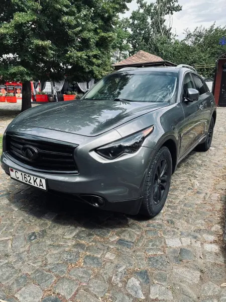 Infiniti FX-Series, 2012