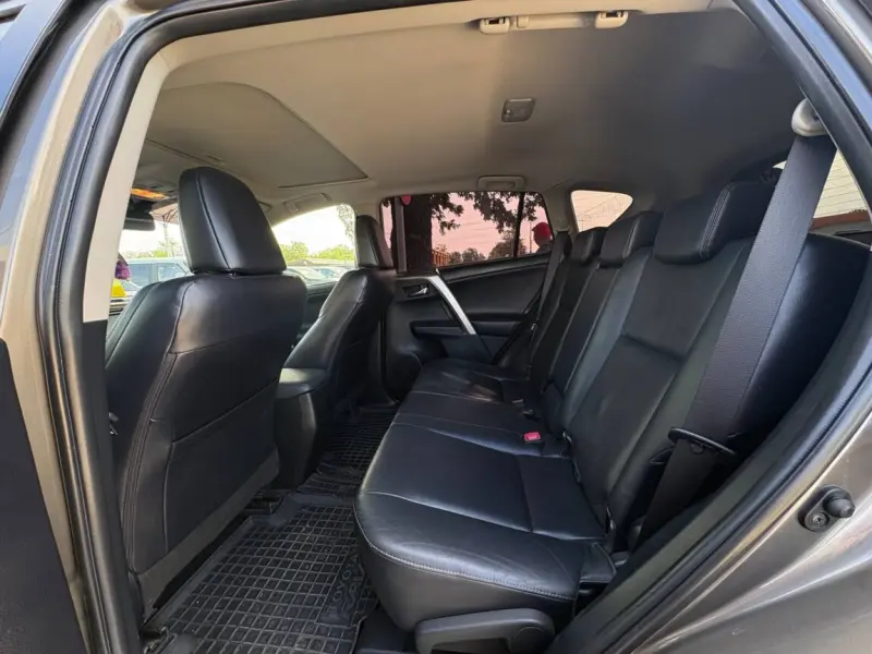 Toyota RAV4, 2015