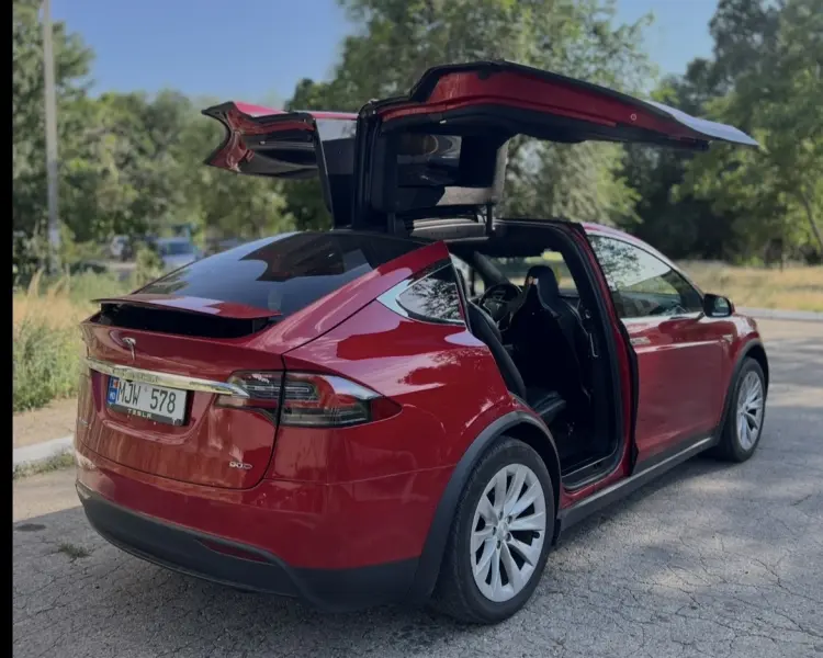 TESLA X, 2016
