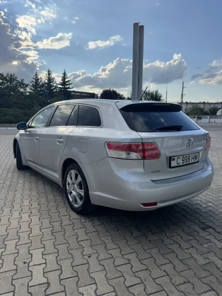 Toyota Avensis, 2010