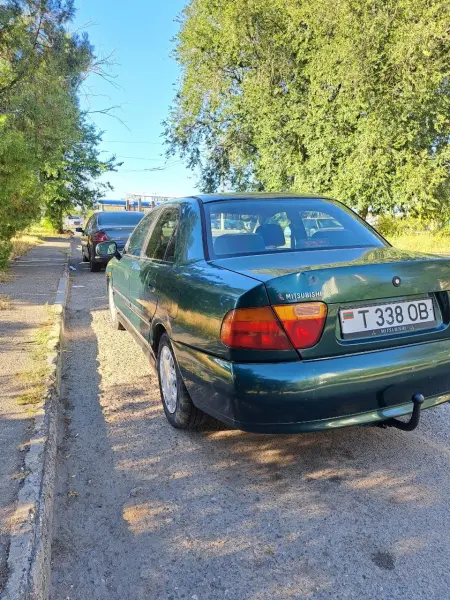 Mitsubishi Carisma, 1998