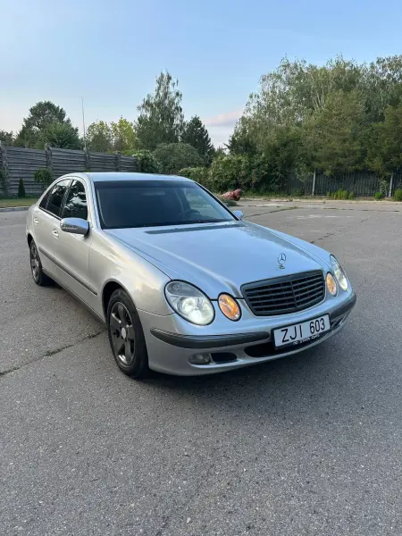 Mercedes-Benz E-Class, 2004
