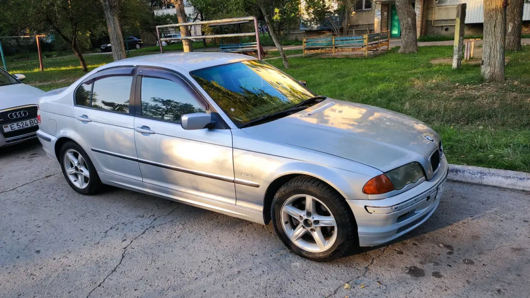 BMW 3 Series, 2001