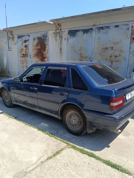 Volvo 400 Series, 1995